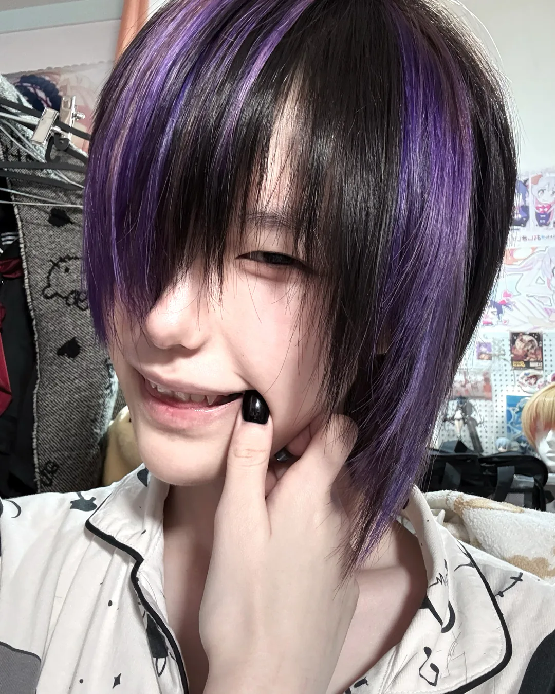 Iris hair color