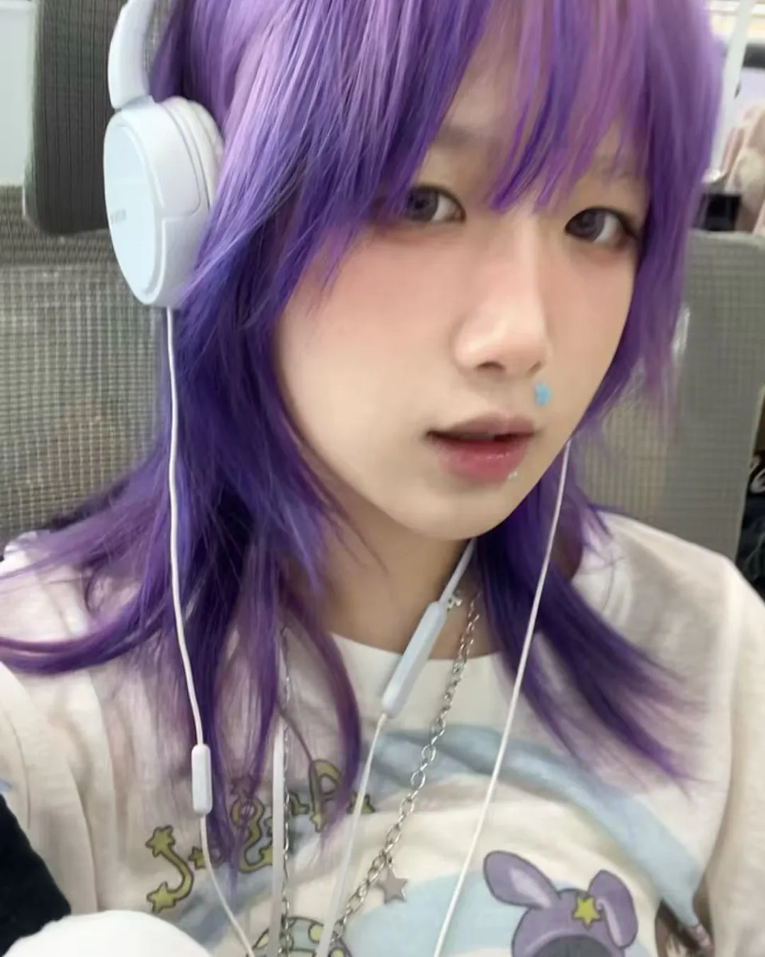 Iris hair color