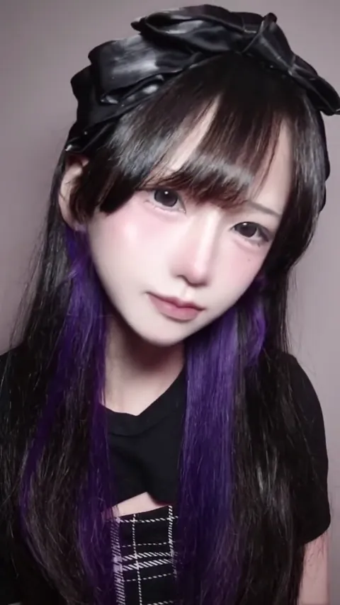 Iris hair color